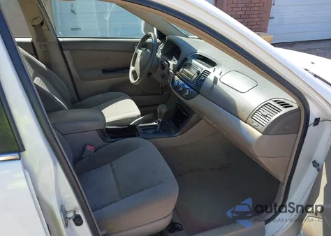 2005 Toyota Camry Le from USA, damaged, VIN 4T1BE32K55U587611